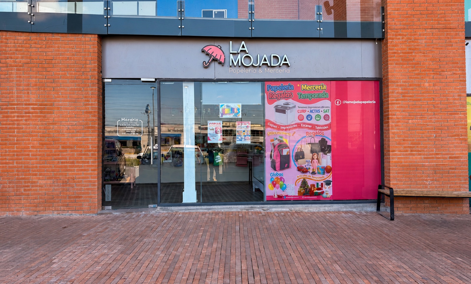Frente de Papelería La Mojada en Plaza Paseo Rinconada